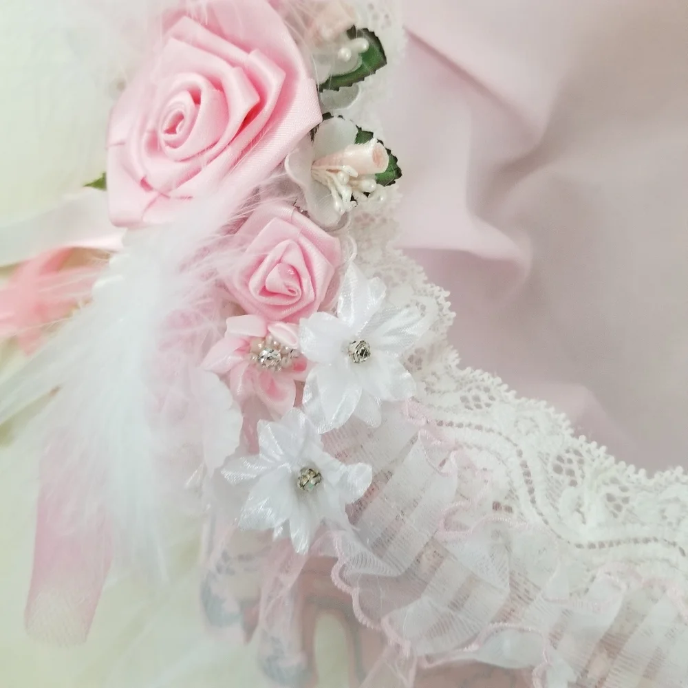 BettyDecor handmade flower girl basket. Pink/white